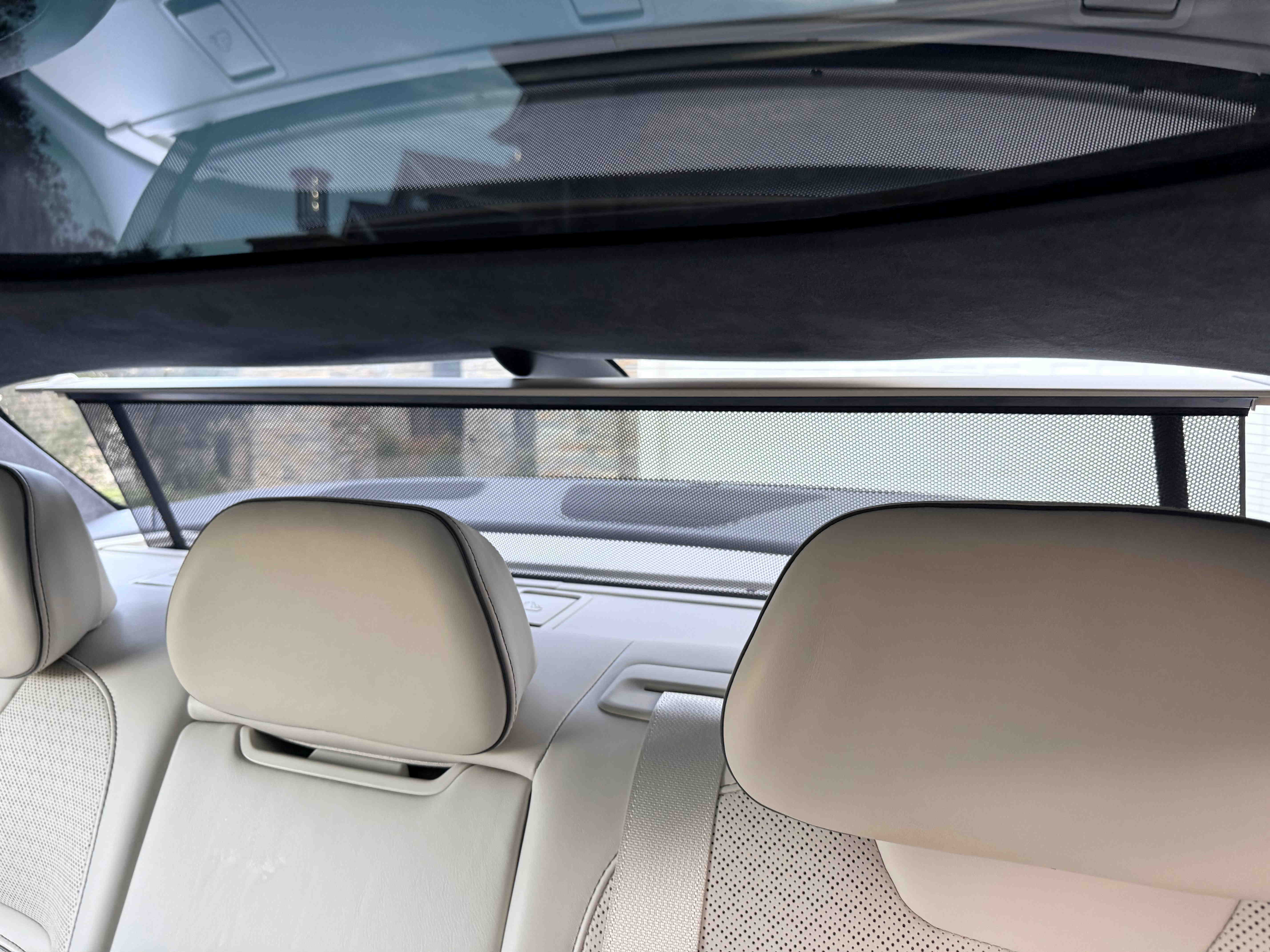 Rear sunshade